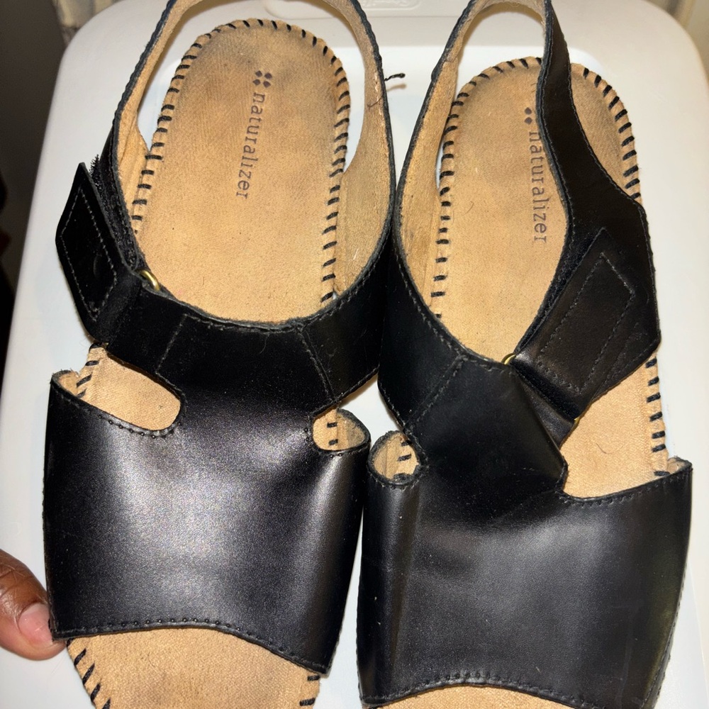 Naturalizer Black and Tan Leather Sandals